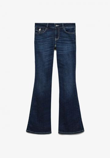 Клешеные джинсы