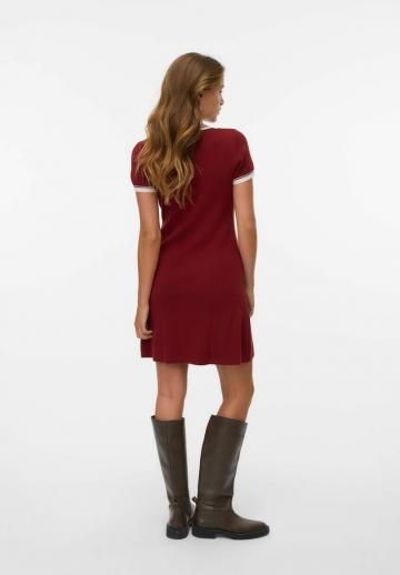 Вязаное платье