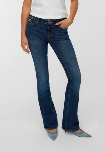 Клешеные джинсы