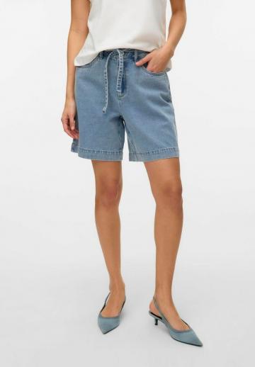 Джинсовые шорты