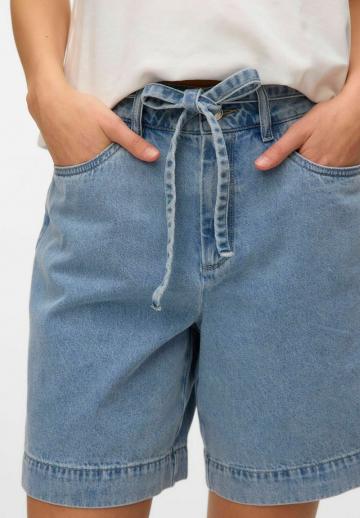 Джинсовые шорты