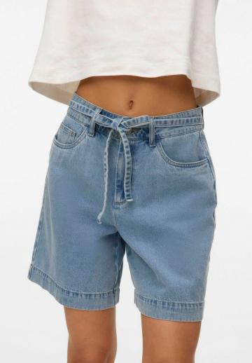 Джинсовые шорты