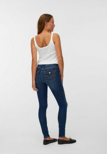 Узкие джинсы
