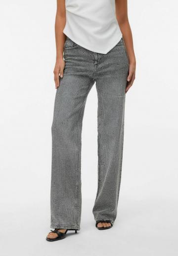 Прямые джинсы