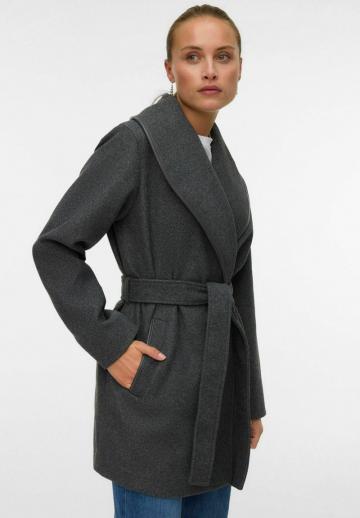 Короткое пальто