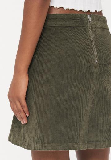 Юбка с накладными карманами