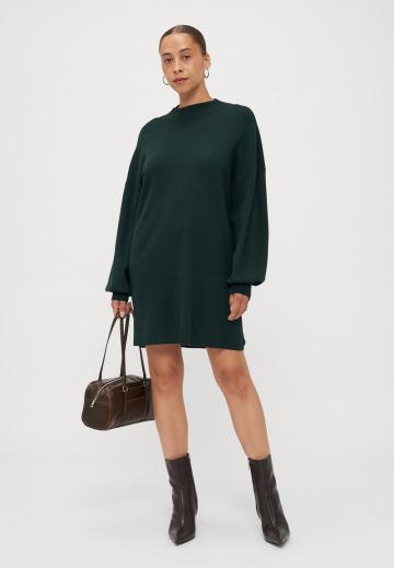 Вязаное платье