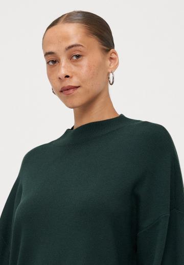 Вязаное платье