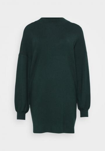 Вязаное платье