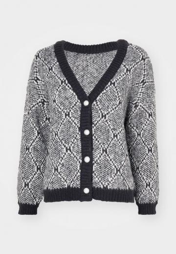 Жаккардовая кофта