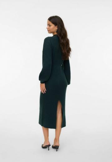 Вязаное платье