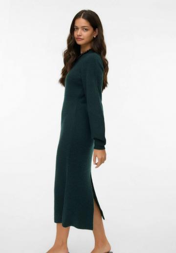 Вязаное платье