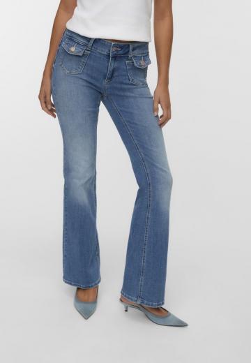 Клешеные джинсы