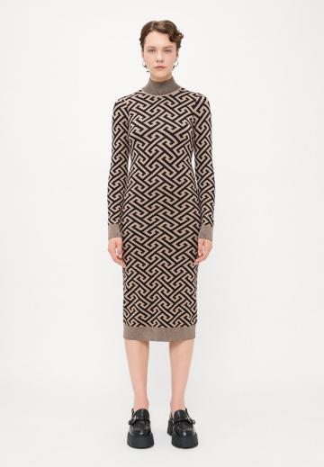 Платье футляр