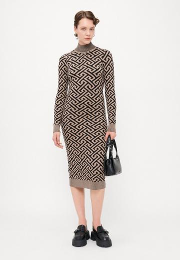 Платье футляр