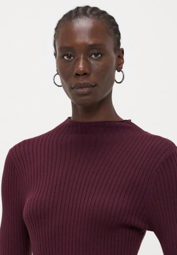 Вязаное платье