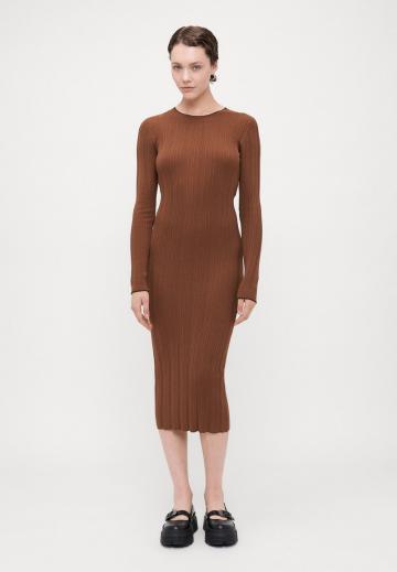 Платье футляр