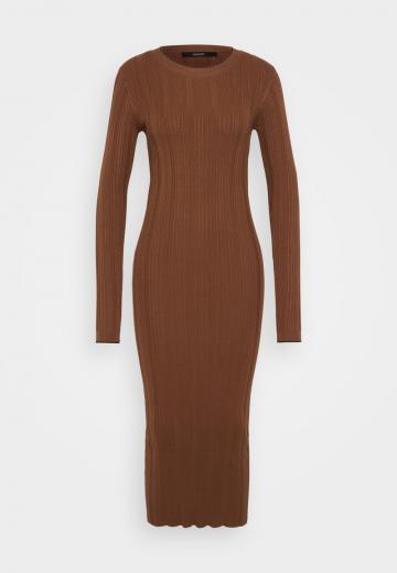 Платье футляр