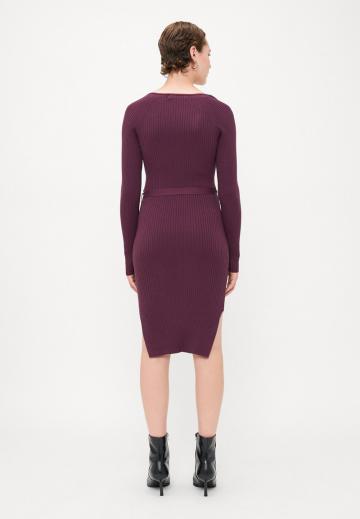 Платье футляр