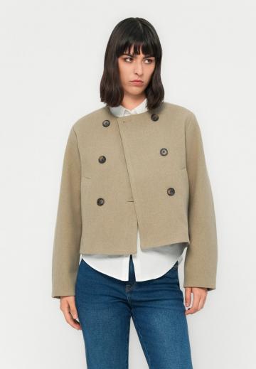 Свободные джинсы