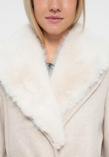 Шерстяное пальто