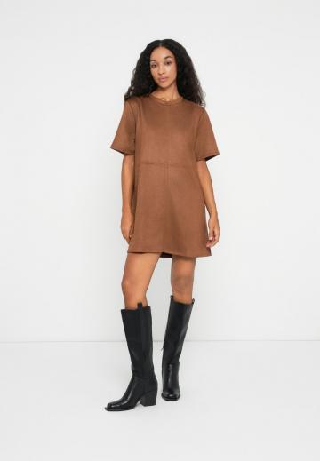 Короткое платье