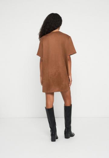 Короткое платье