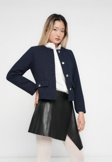 Короткий блейзер