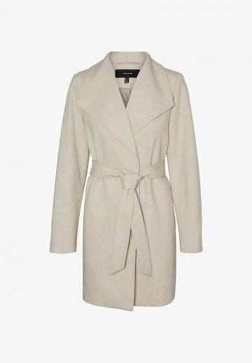 Короткое пальто