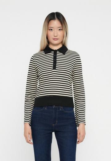 Пуловер с воротником поло