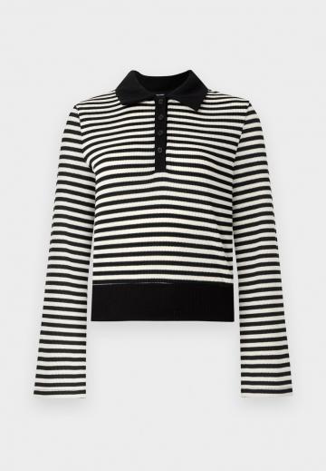 Пуловер с воротником поло