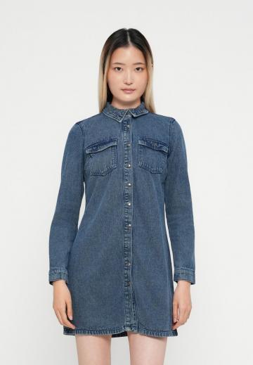Джинсовое платье
