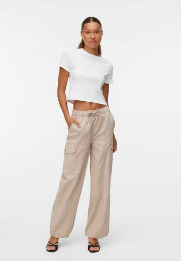 Брюки с накладными карманами