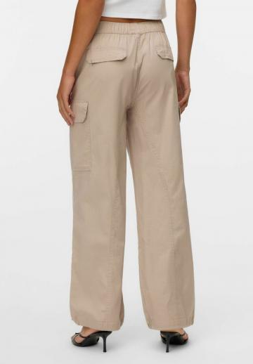 Брюки с накладными карманами