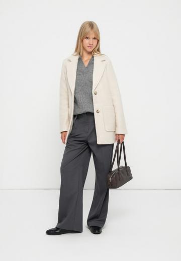 Шерстяное пальто