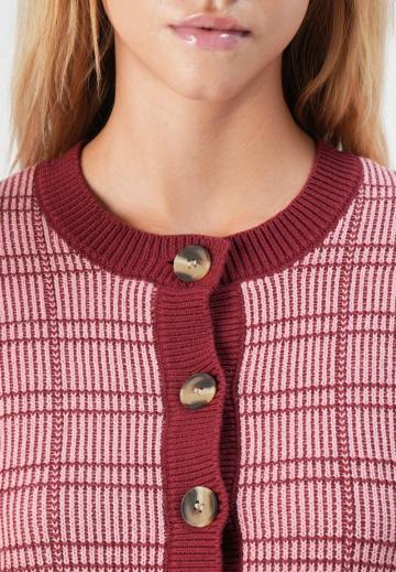 Жаккардовая вязаная кофта