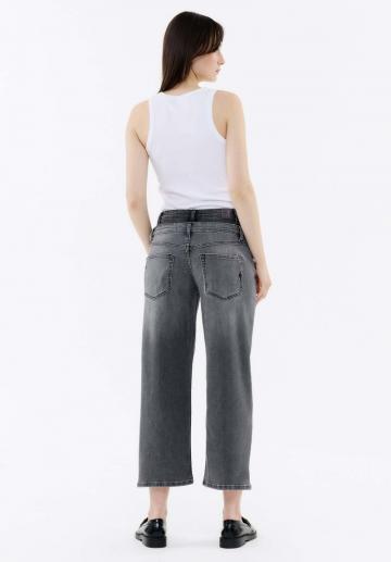 Короткие джинсы