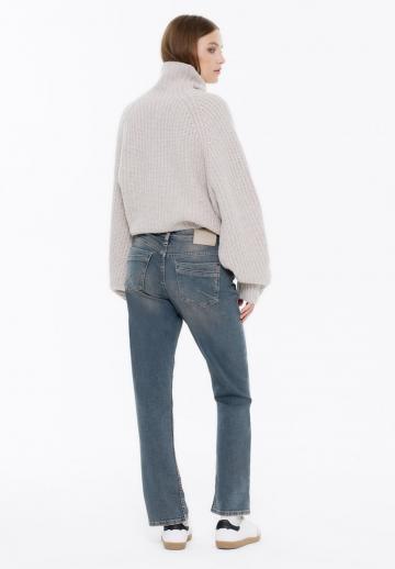 Прямые джинсы