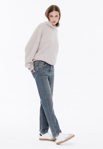 Прямые джинсы