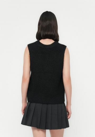 Пуловер без рукавов