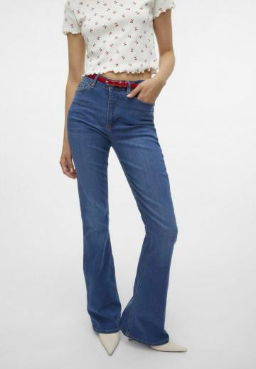 Клешеные джинсы