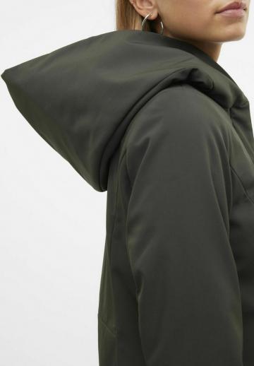 Короткое пальто