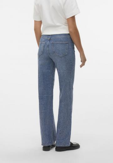 Прямые джинсы