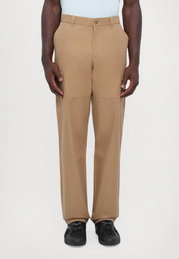 Брюки с накладными карманами