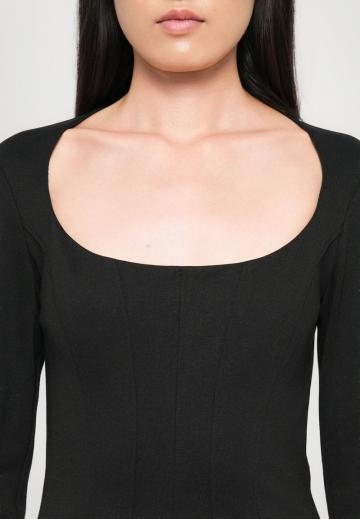 Короткое платье