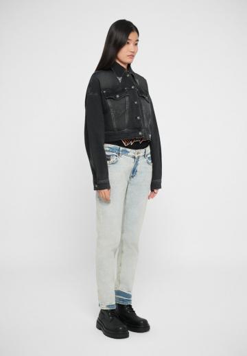Джинсовая куртка