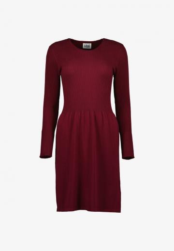 Вязаное платье