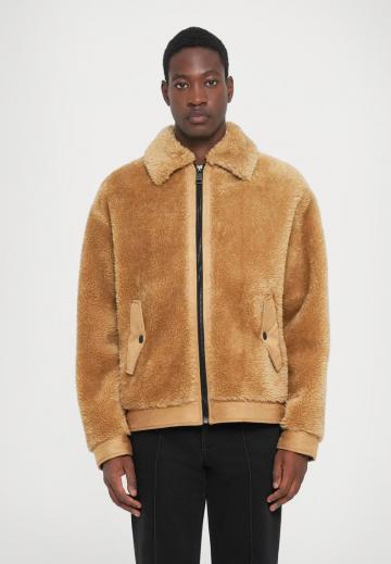 Зимняя куртка