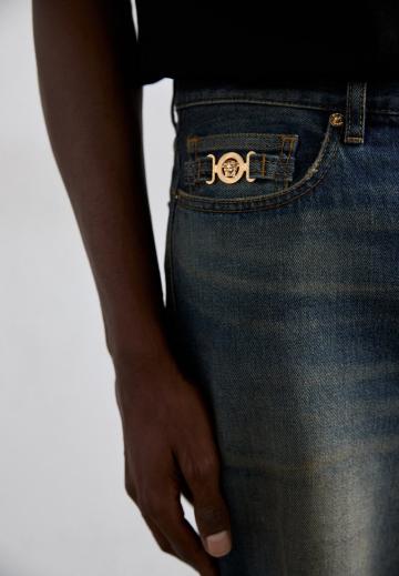 Прямые джинсы