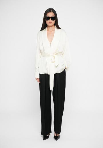 Атласная блузка
